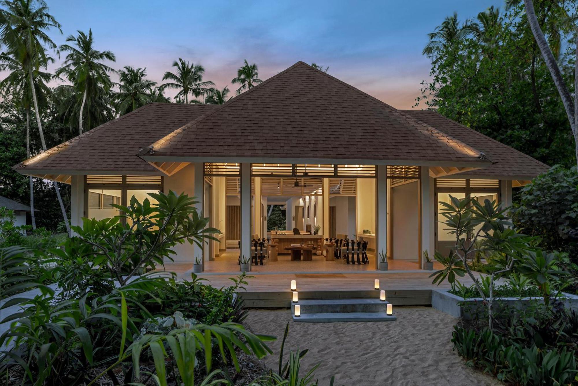 Avani Plus Fares Maldives Resort - 50 Percent Off On Seaplane Transfer For Minimum Stay Of 3 Nights And More For Stays Until 31 October 2025 Kendhoo المظهر الخارجي الصورة