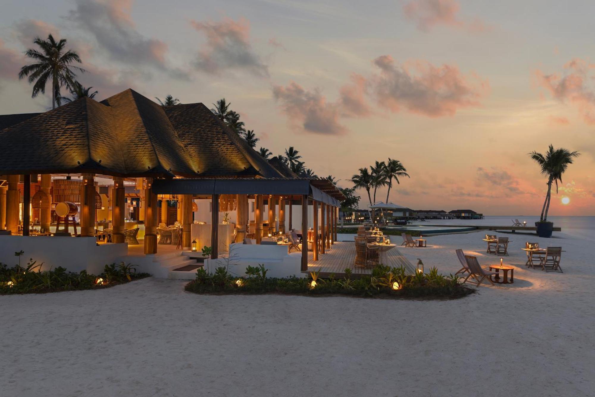 Avani Plus Fares Maldives Resort - 50 Percent Off On Seaplane Transfer For Minimum Stay Of 3 Nights And More For Stays Until 31 October 2025 Kendhoo المظهر الخارجي الصورة